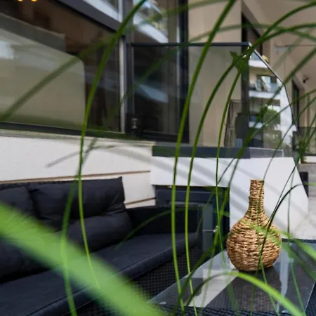 G34 - Modern @ Parliament