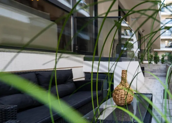 G34 - Modern @ Parliament