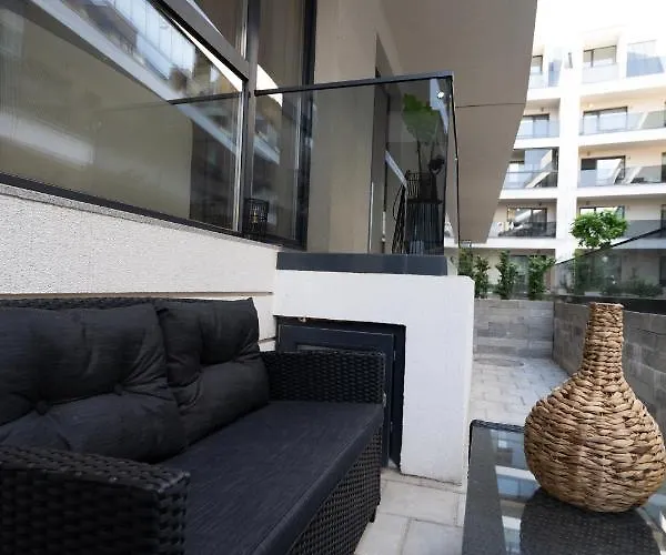 G34 - Modern @ Parliament