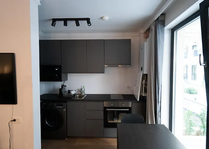 Apartment G34 - Modern @ Parliament *